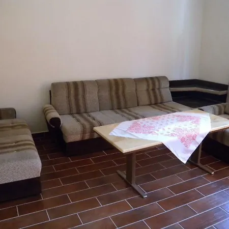 In - Balaton 18989 بيت للعطل